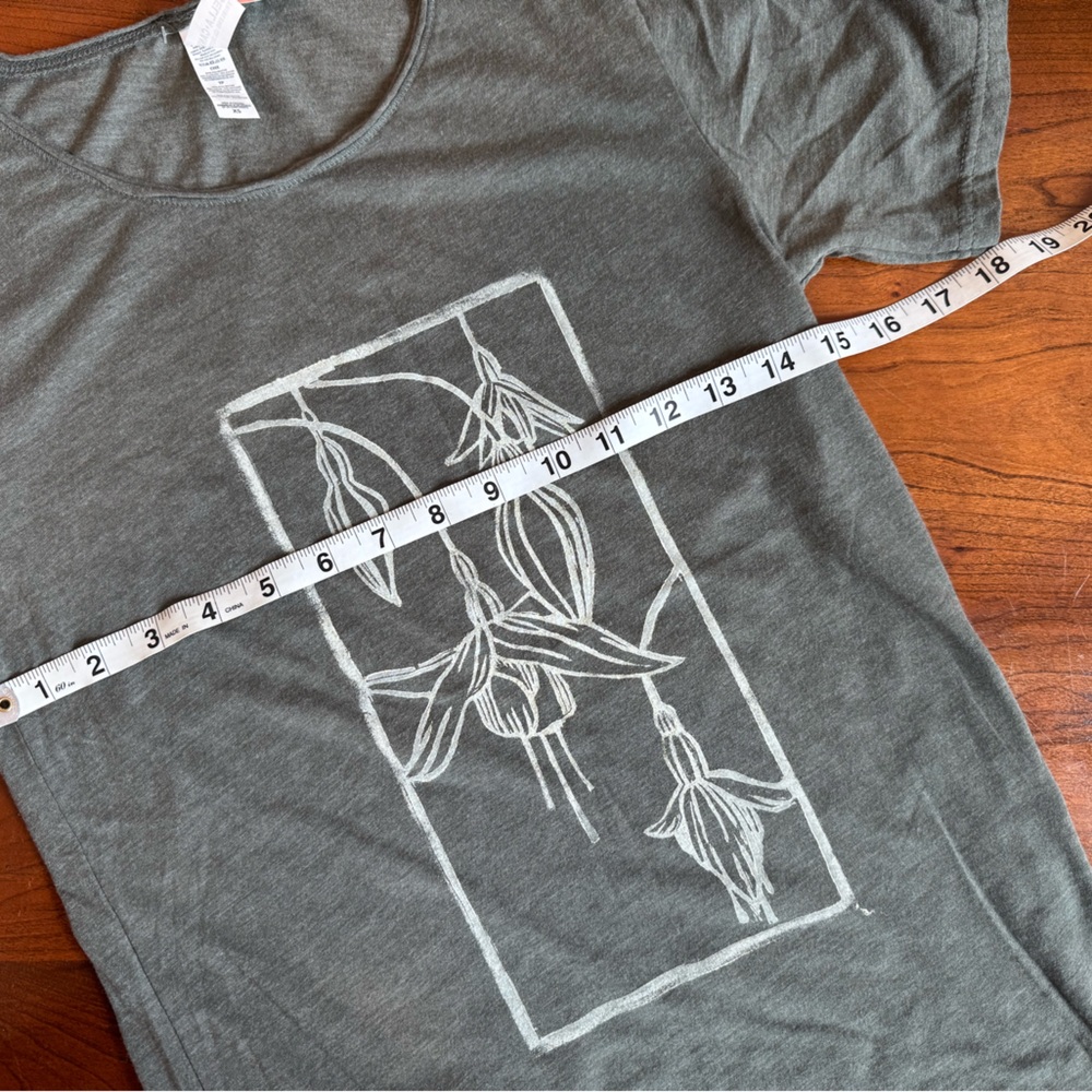 Block Printed Fuschia Plant Green T-Shirt XS - Artwear - Picture 5 of 7